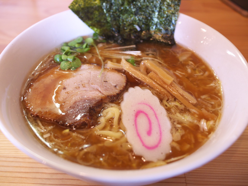 4C-しょうゆ豚骨ラーメン.jpg