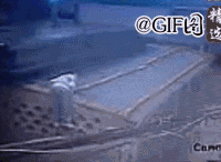 爬墙.gif
